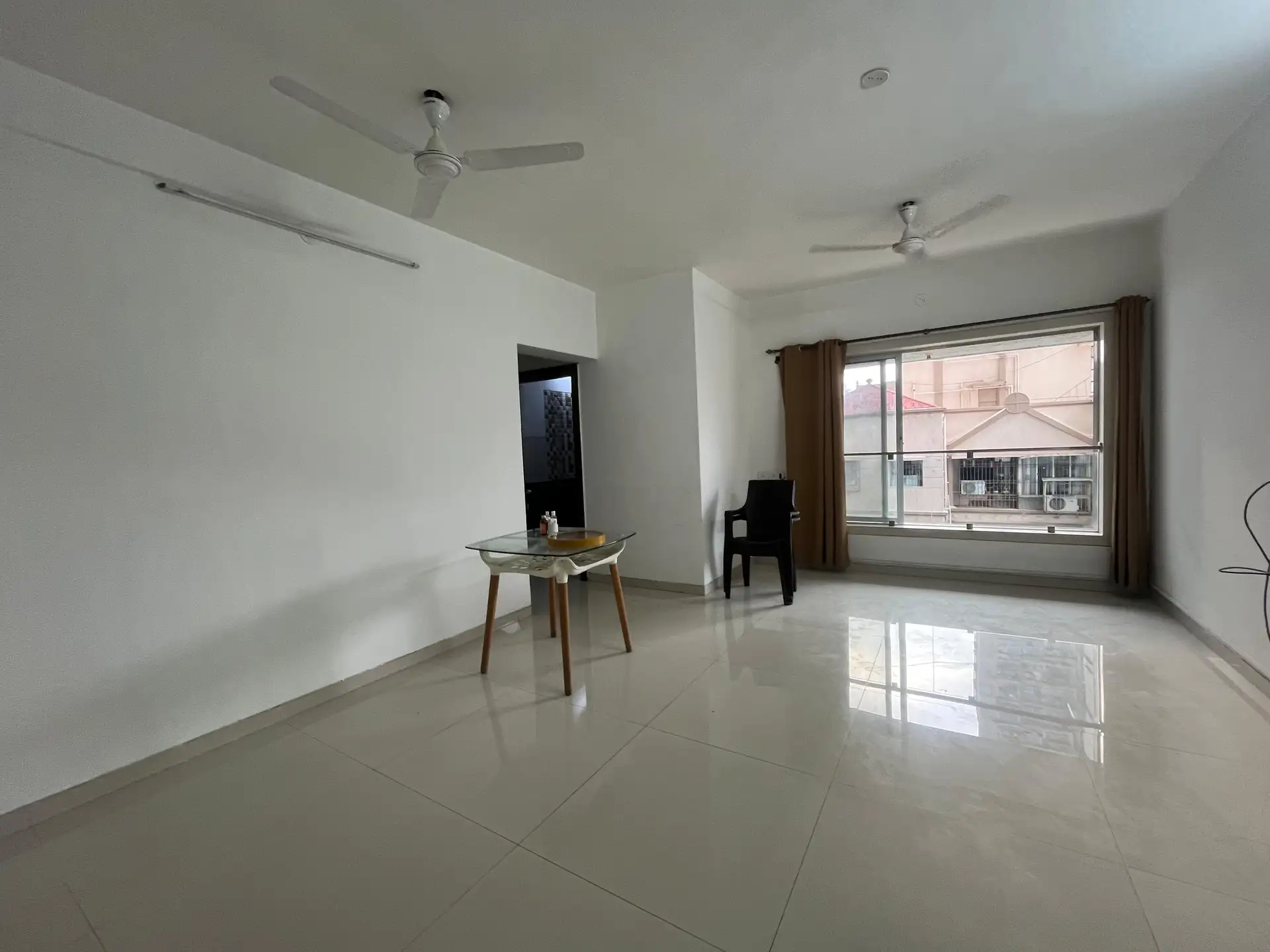 2 BHK Flat for Rent in Romell Umiya grandeur, Malad East